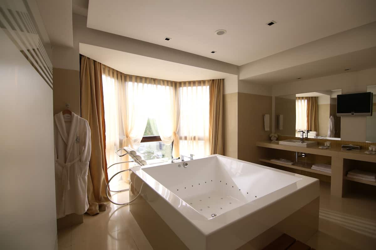 presidential suite | bathroom | free toiletries, hair dryer, bathrobes, slippers