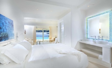 Myconian Grand Suite with Outdoor Sharing Pool, Sea View | Hypo-allergenic bedding, minibar, in-room safe, individually decorated. Nissaki Boutique Hotel