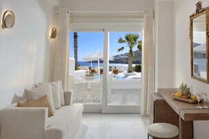 Roupas de cama antialérgicas, frigobar, cofres nos quartos