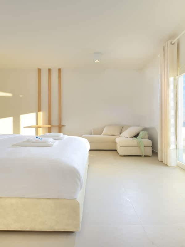 Nissaki VIP Suite with Indoor and Outdoor Hot Tub, Sea View | 1 bedroom, minibar, in-room safe, individually decorated