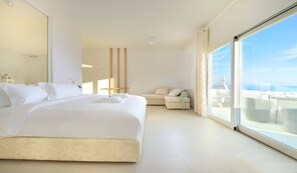 Nissaki VIP Suite with Indoor and Outdoor Hot Tub, Sea View