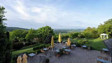 Daily buffet breakfast (EUR 21 per person)