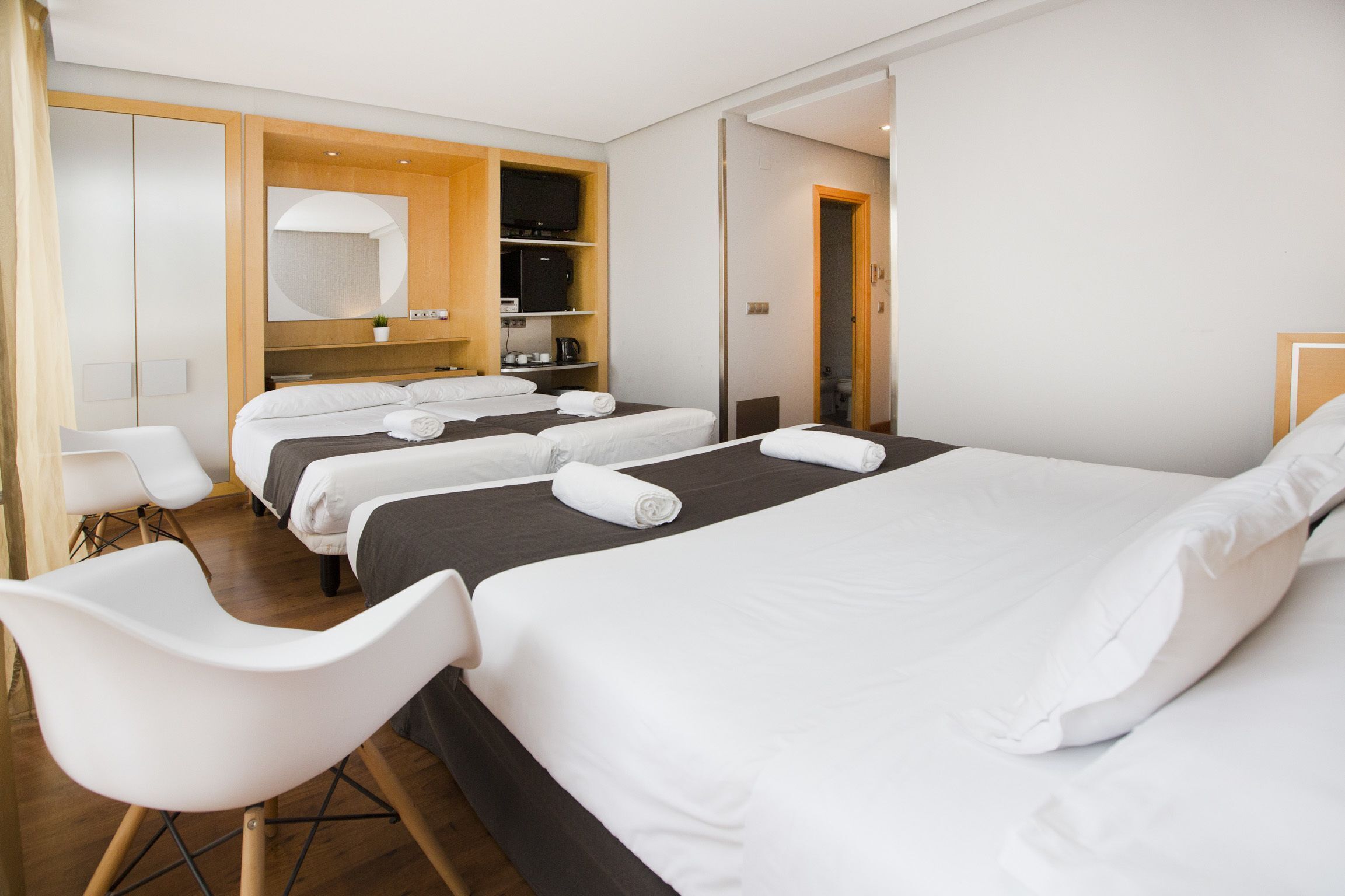 In-room safe, desk, soundproofing, iron/ironing board