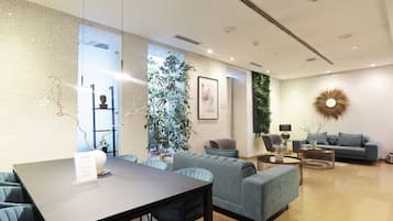Sala de estar en el lobby