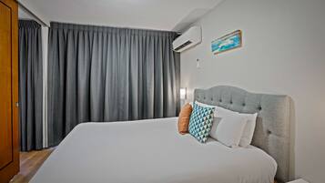 1 Bedroom Apartment | Iron/ironing board, cots/infant beds, free WiFi, bed sheets