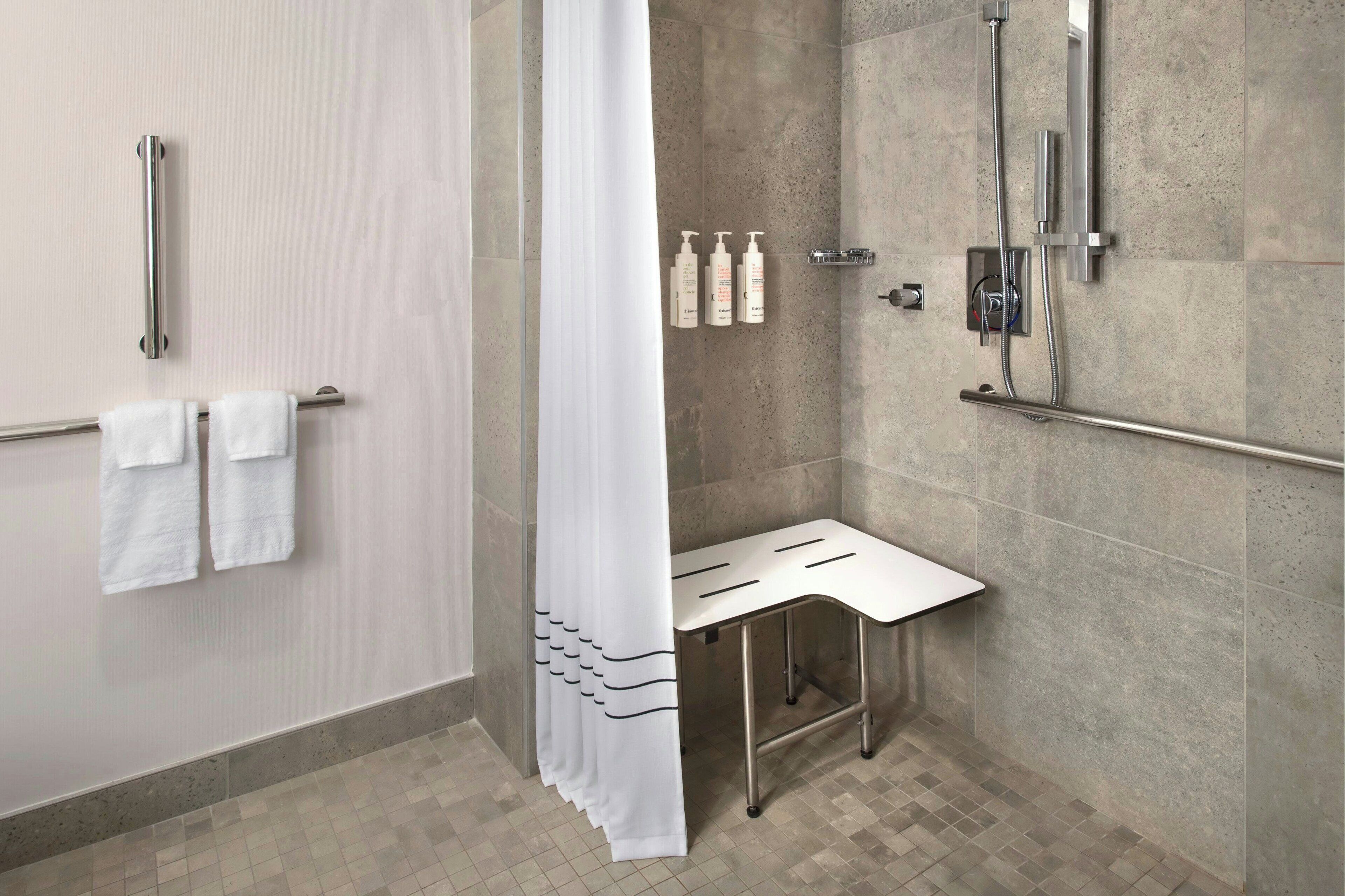 room, 1 king bed, non smoking | bathroom | free toiletries, hair dryer, towels