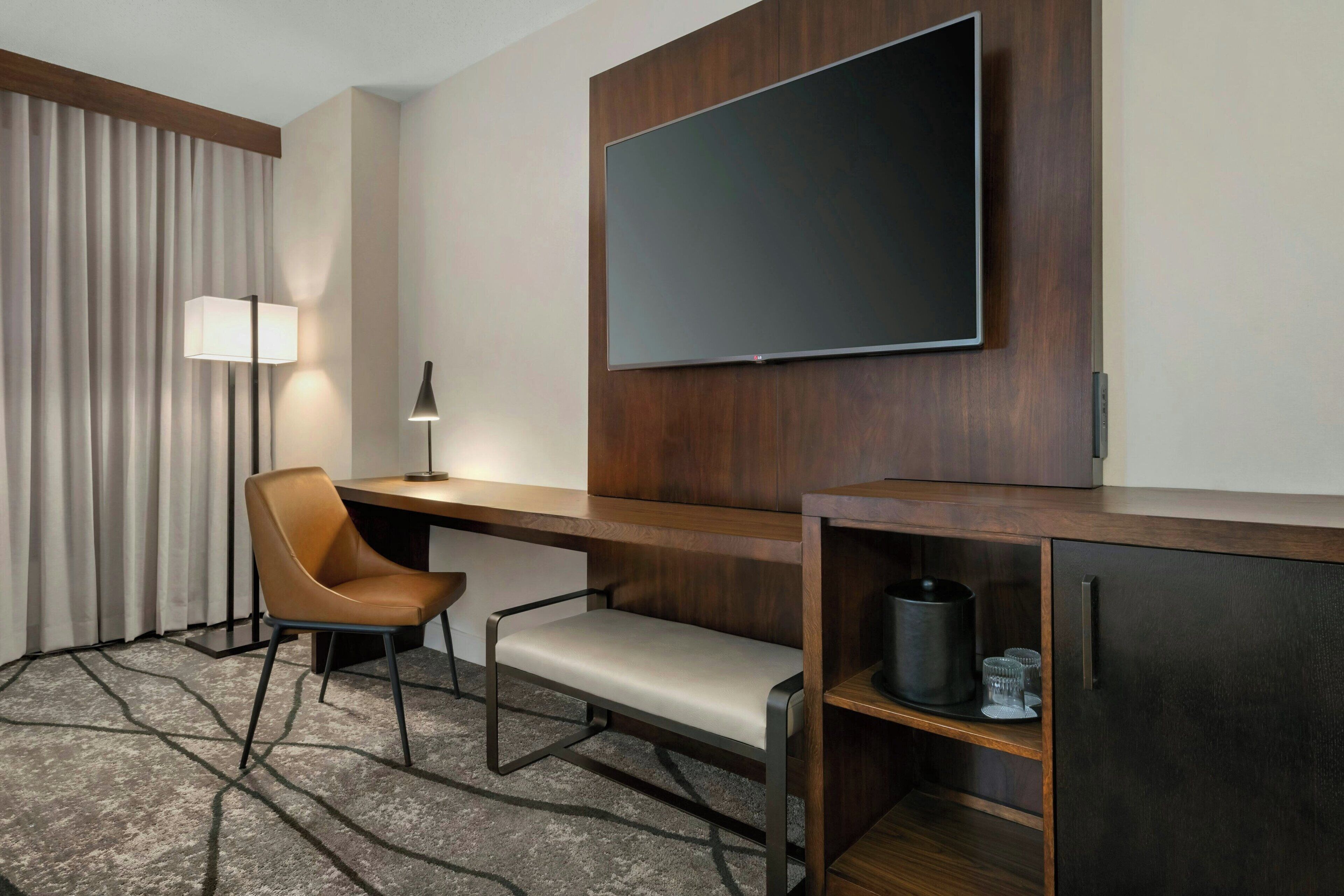 premium bedding, in-room safe, desk, laptop workspace