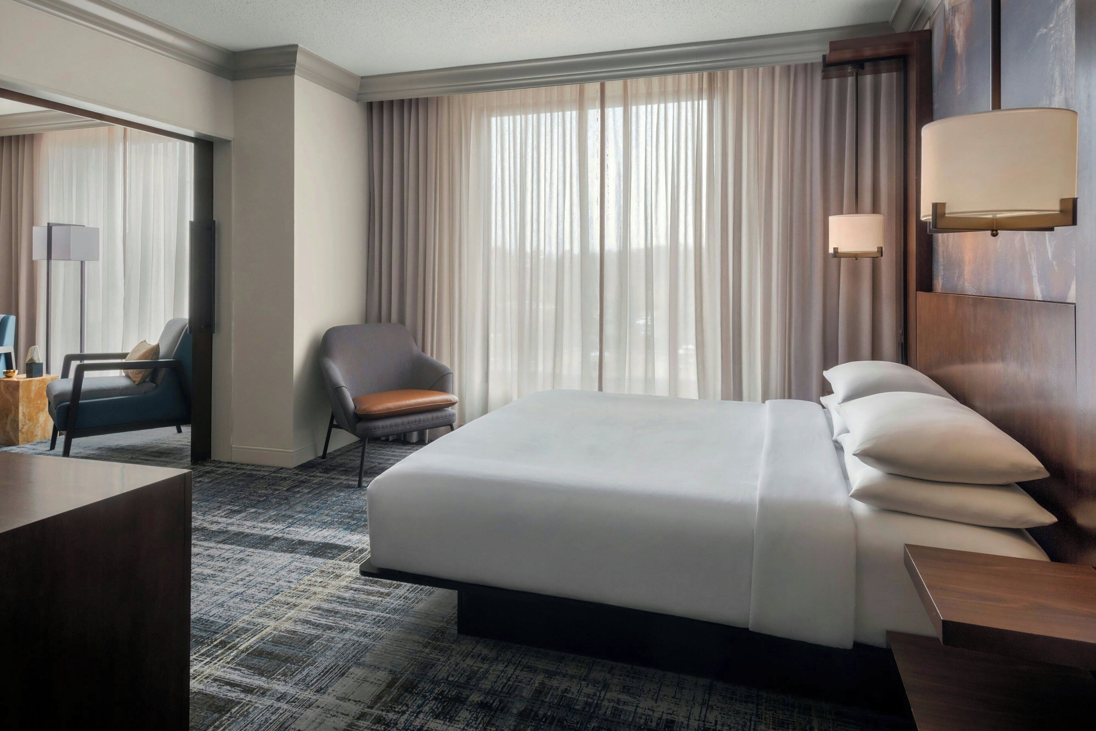 premium bedding, in-room safe, desk, laptop workspace