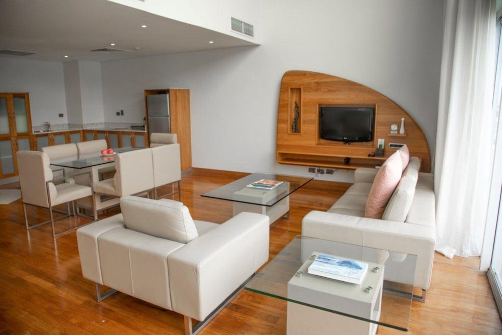 Airways Hotel by null
