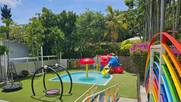 Children’s play area – outdoor