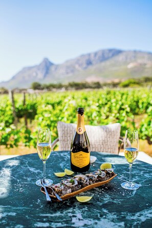 2 restaurants, breakfast served - Steenberg Hotel & Spa (Cape Town)