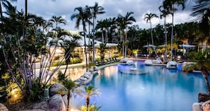 Outdoor pool, open 7:00 AM to 9:00 PM, pool loungers - Reef Resort Villas Port Douglas (Port Douglas)