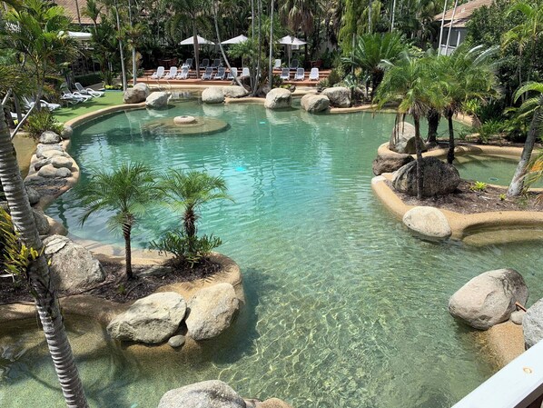 3 Bedroom Coral Villa | Individually decorated, iron/ironing board, cots/infant beds, free WiFi - Reef Resort Villas Port Douglas (Port Douglas)