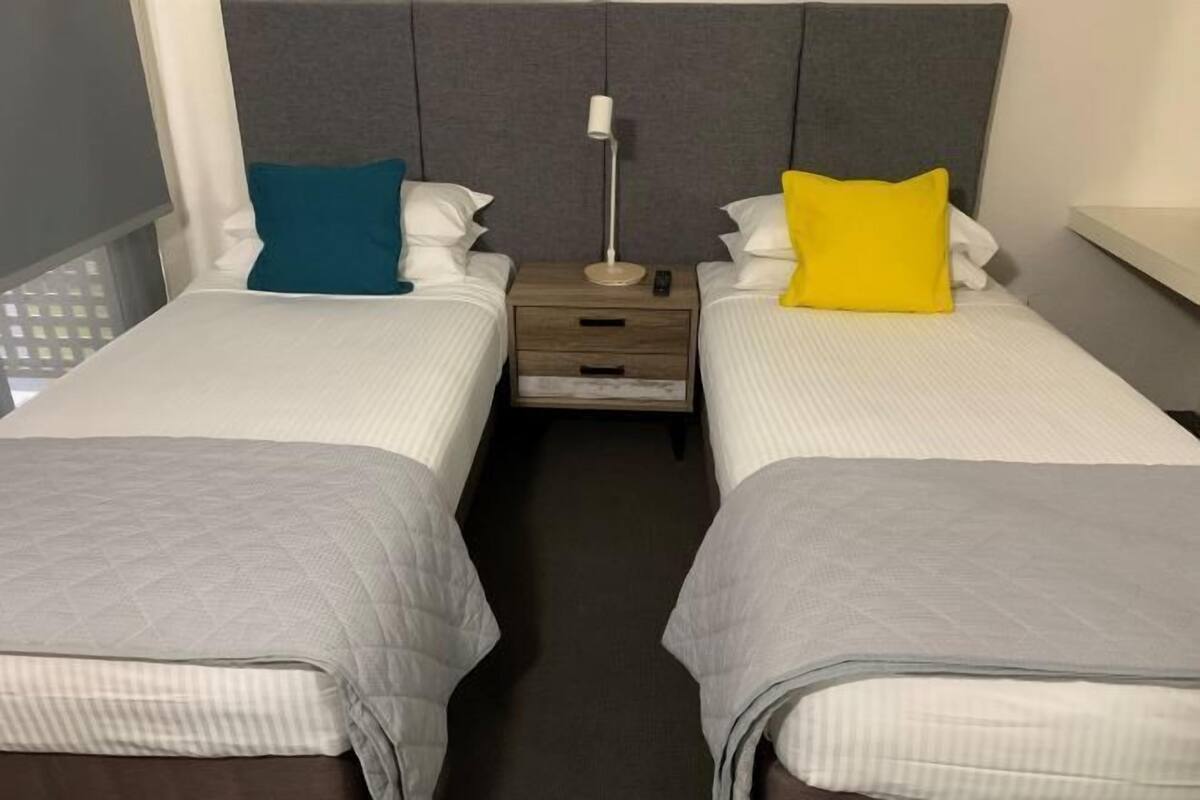 Iron/ironing board, free WiFi, individually decorated, bed sheets