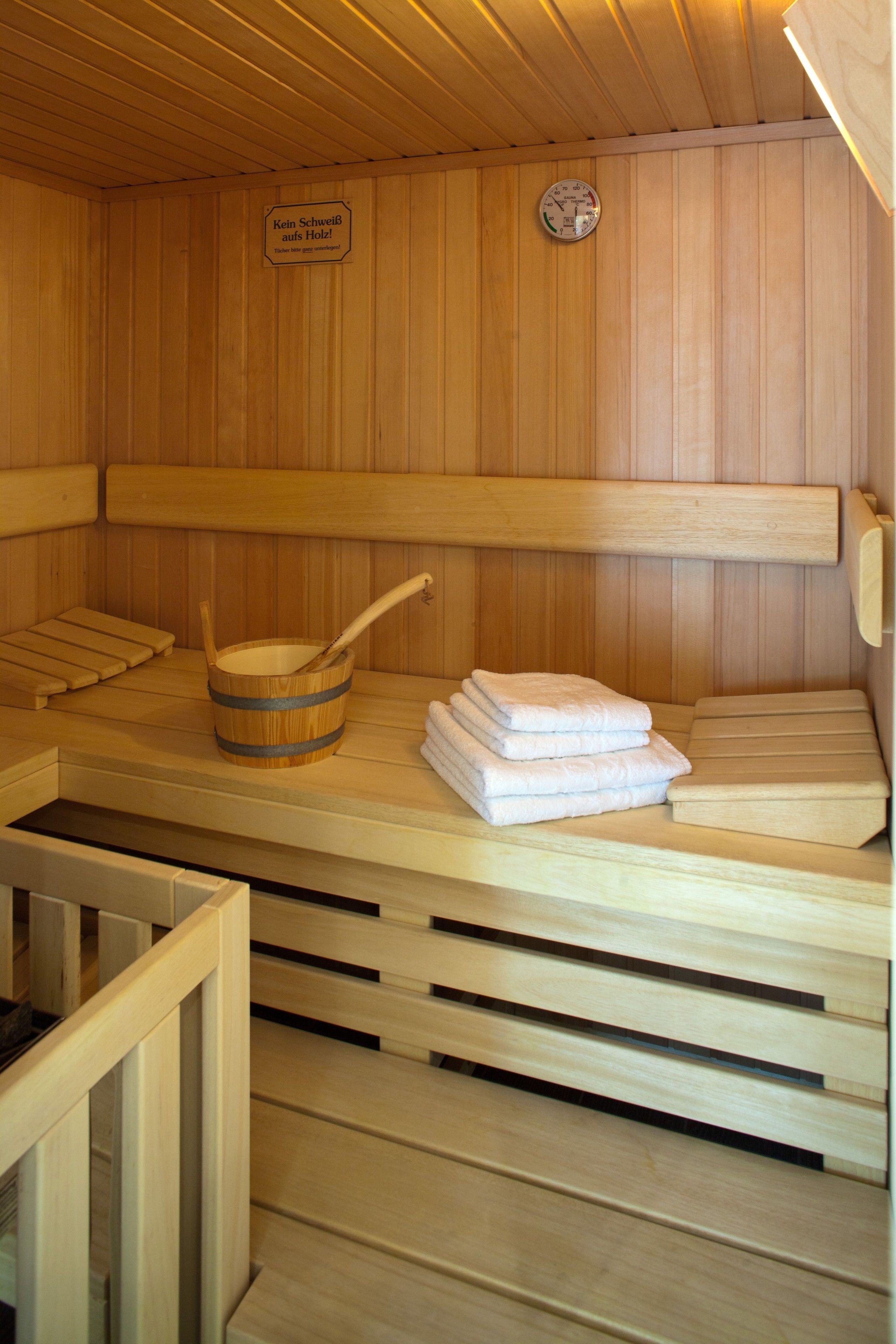 couples treatment room(s), sauna, hot tub, steam room