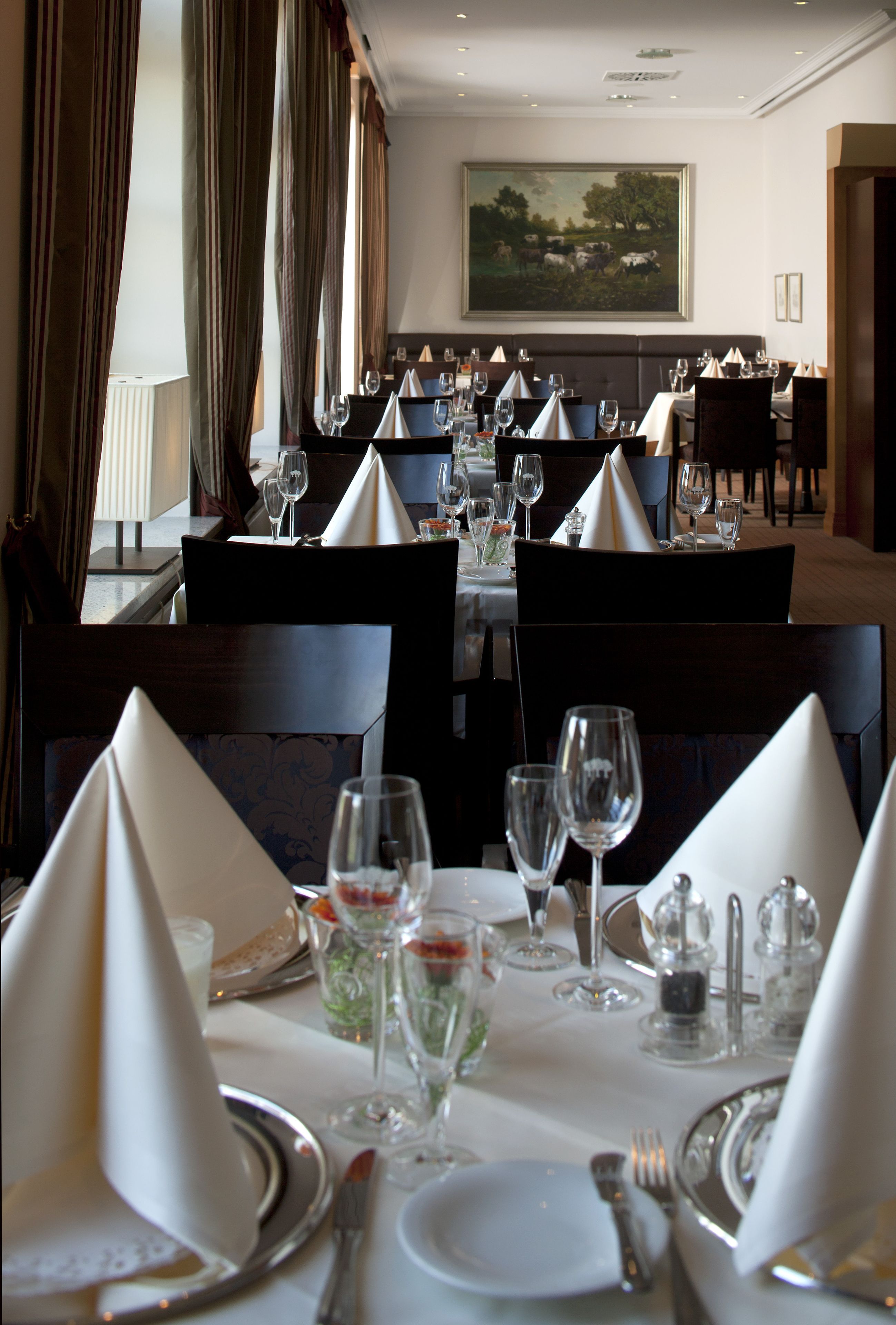 2 restaurants, breakfast, lunch, dinner served; local cuisine