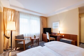 1 bedroom, hypo-allergenic bedding, minibar, in-room safe