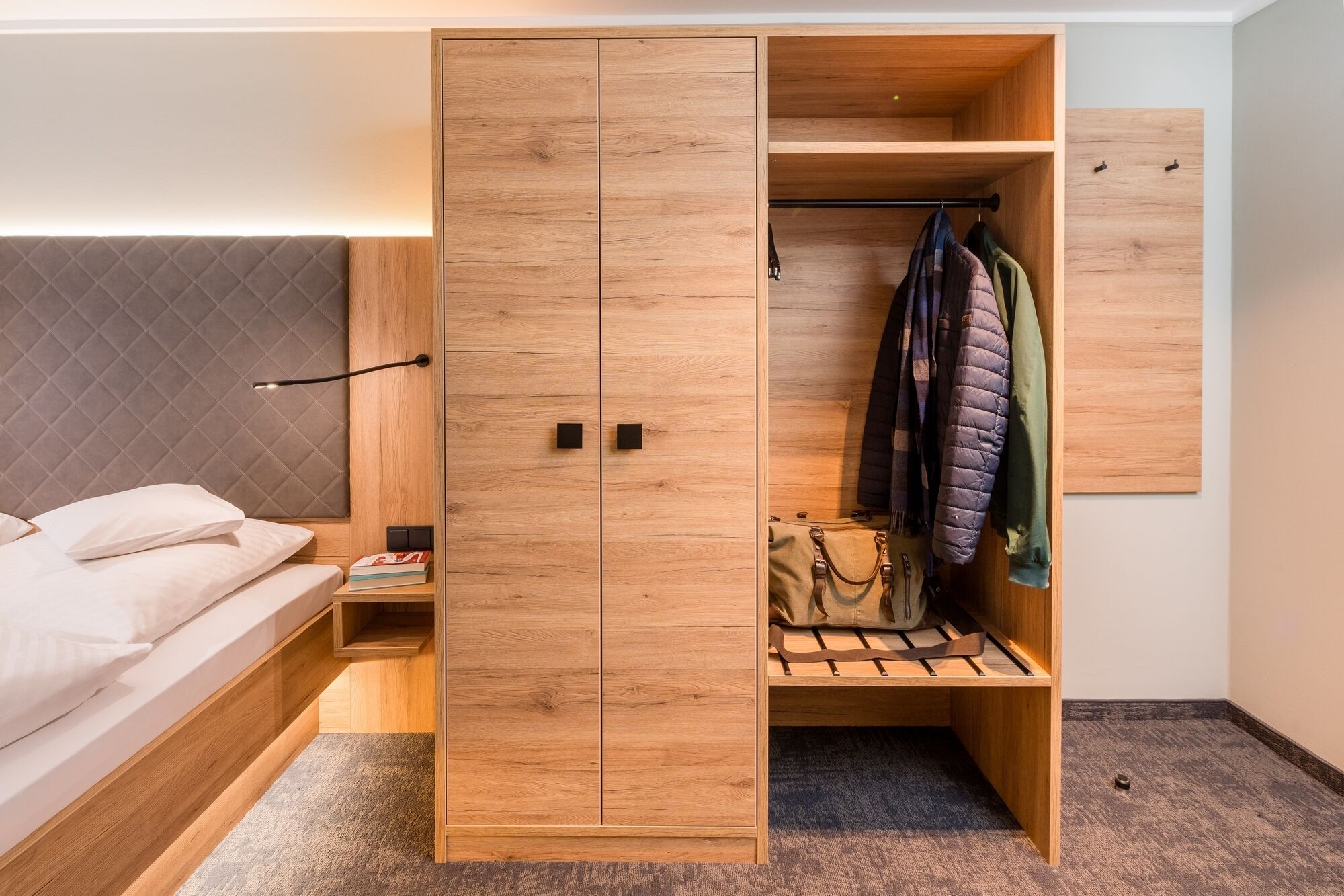 economy double room, 1 bedroom | hypo-allergenic bedding, minibar, in-room safe, desk