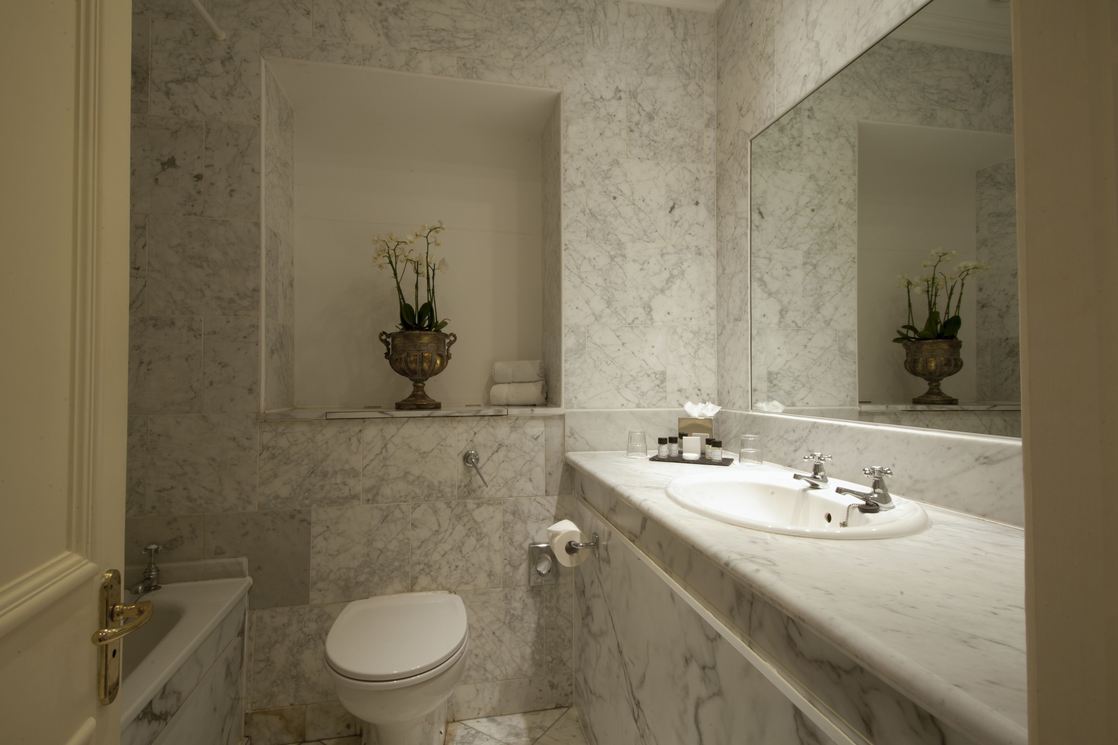 hypo-allergenic bedding, in-room safe, individually decorated