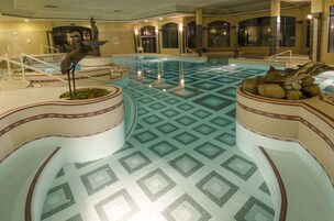 Una piscina techada