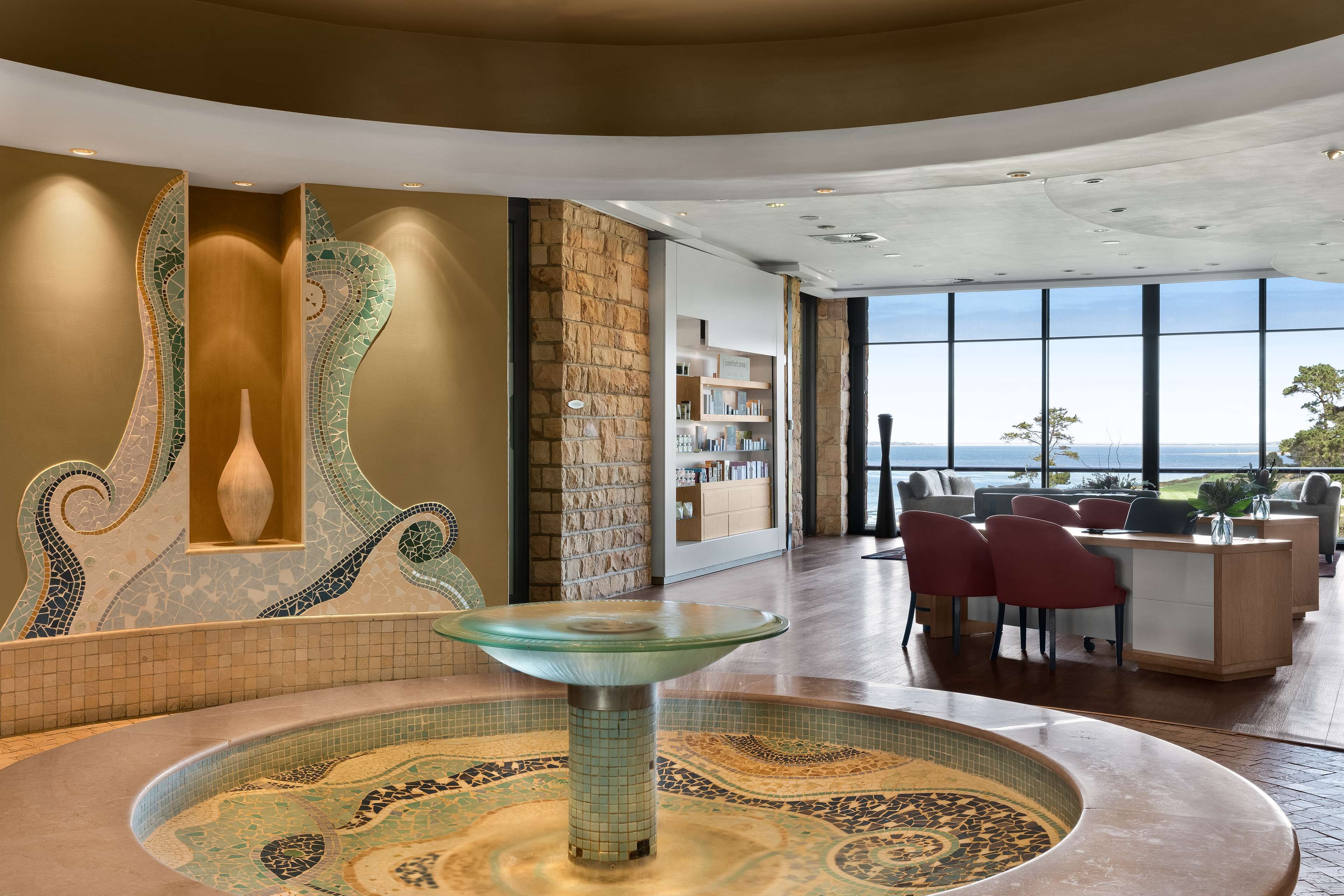 Couples treatment room(s), sauna, hot tub, steam room