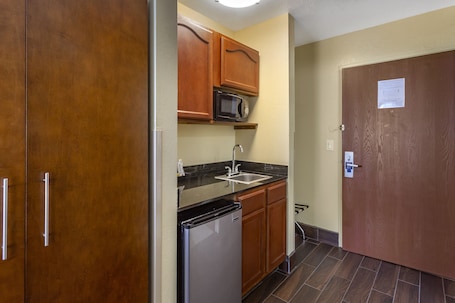 Suite, 1 King Bed with Sofa bed, Non Smoking | Private kitchen | Fridge, microwave, coffee/tea maker. Comfort Inn & Suites North Aurora - Naperville