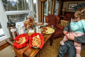 Interior - Silver Fox Inn (Waterville Valley)