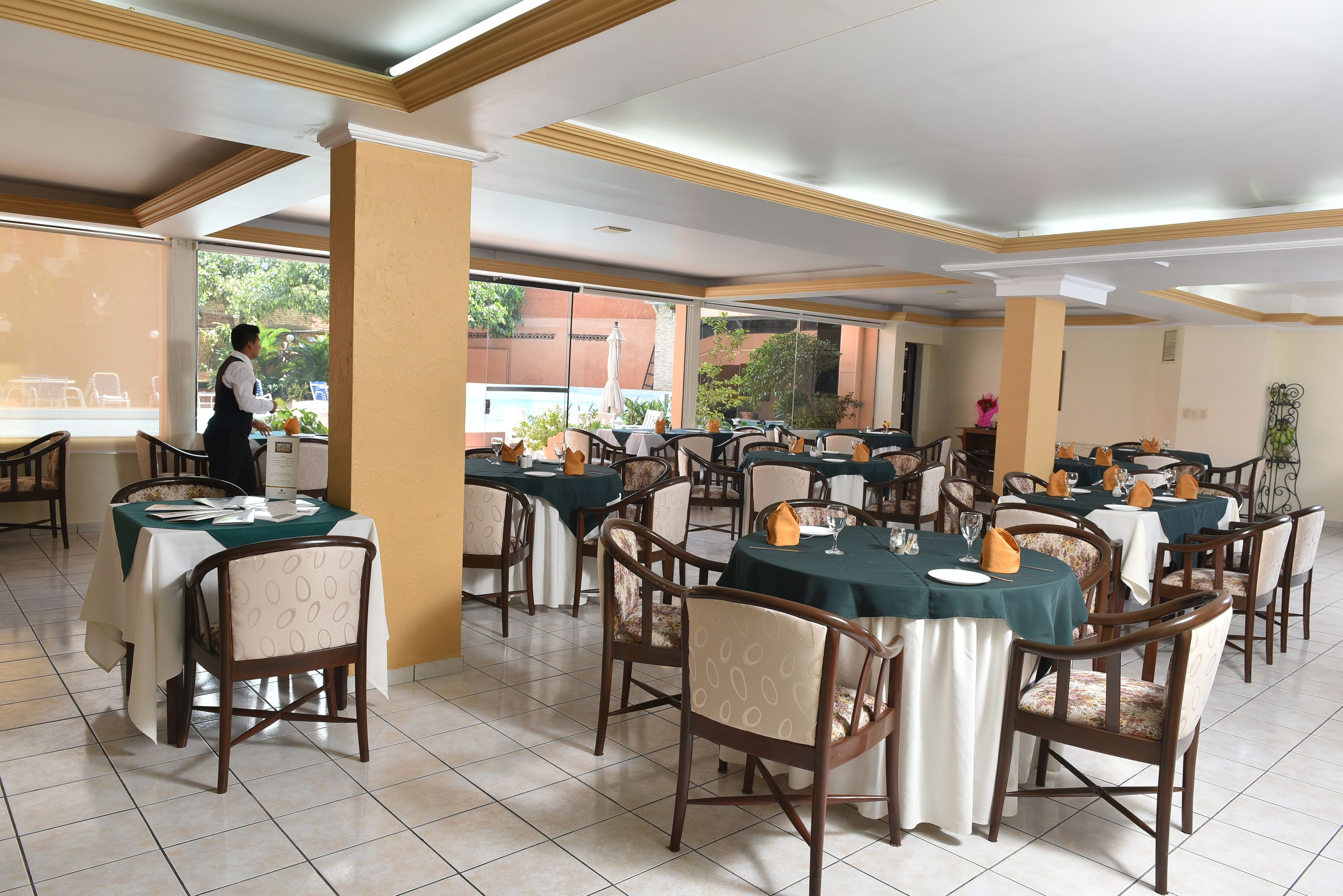 breakfast, lunch, dinner served; international cuisine