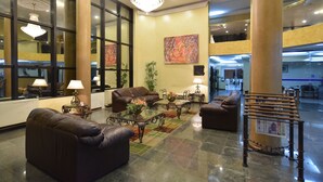 Coin salon dans le hall
