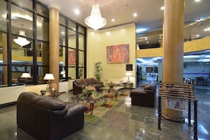 Coin salon dans le hall