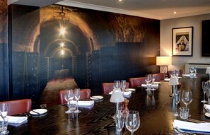 S'hi serveixen esmorzars, dinars, sopars i plats de cuina italiana 