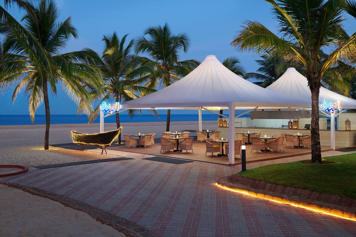 3 restaurants, breakfast, lunch, dinner served; italian cuisine