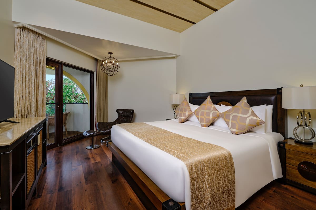 Suite, 1 King Bed | Egyptian cotton sheets, premium bedding, down comforters