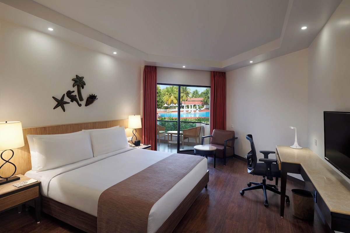 Egyptian cotton sheets, premium bedding, down comforters