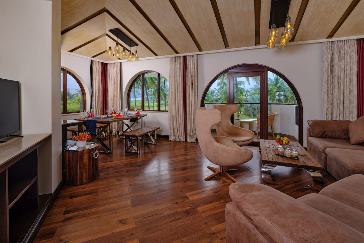 suite, 1 king bed | 1 bedroom, egyptian cotton sheets, premium bedding, down duvets