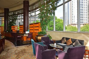 3 restaurants, breakfast, lunch, dinner served; international cuisine 