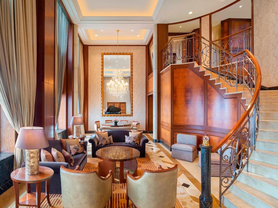 Televisión LED de 42 pulgadas con canales por cable, una televisión