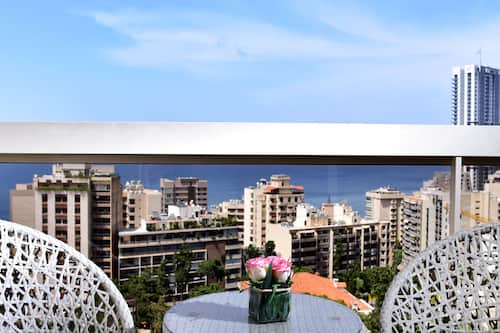 Sea View Room with Lounge Access King Bed | Vistas al mar