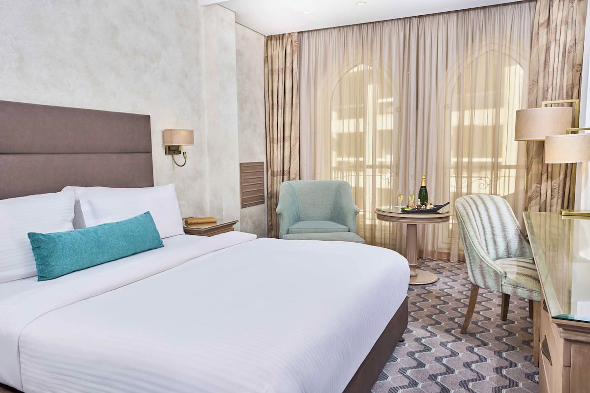 Suite, 3 camere da letto | Minibar, una cassaforte in camera, una scrivania, tende oscuranti