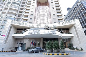 Property entrance - Gefinor Rotana (Beirut)