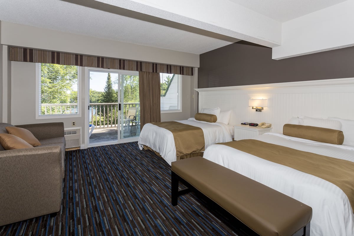 deluxe maplewood | lake view