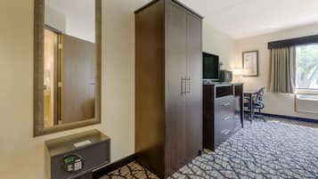 Habitación, 1 cama Queen size, con acceso para personas discapacitadas, para no fumadores | Escritorio y espacio para trabajar con laptop