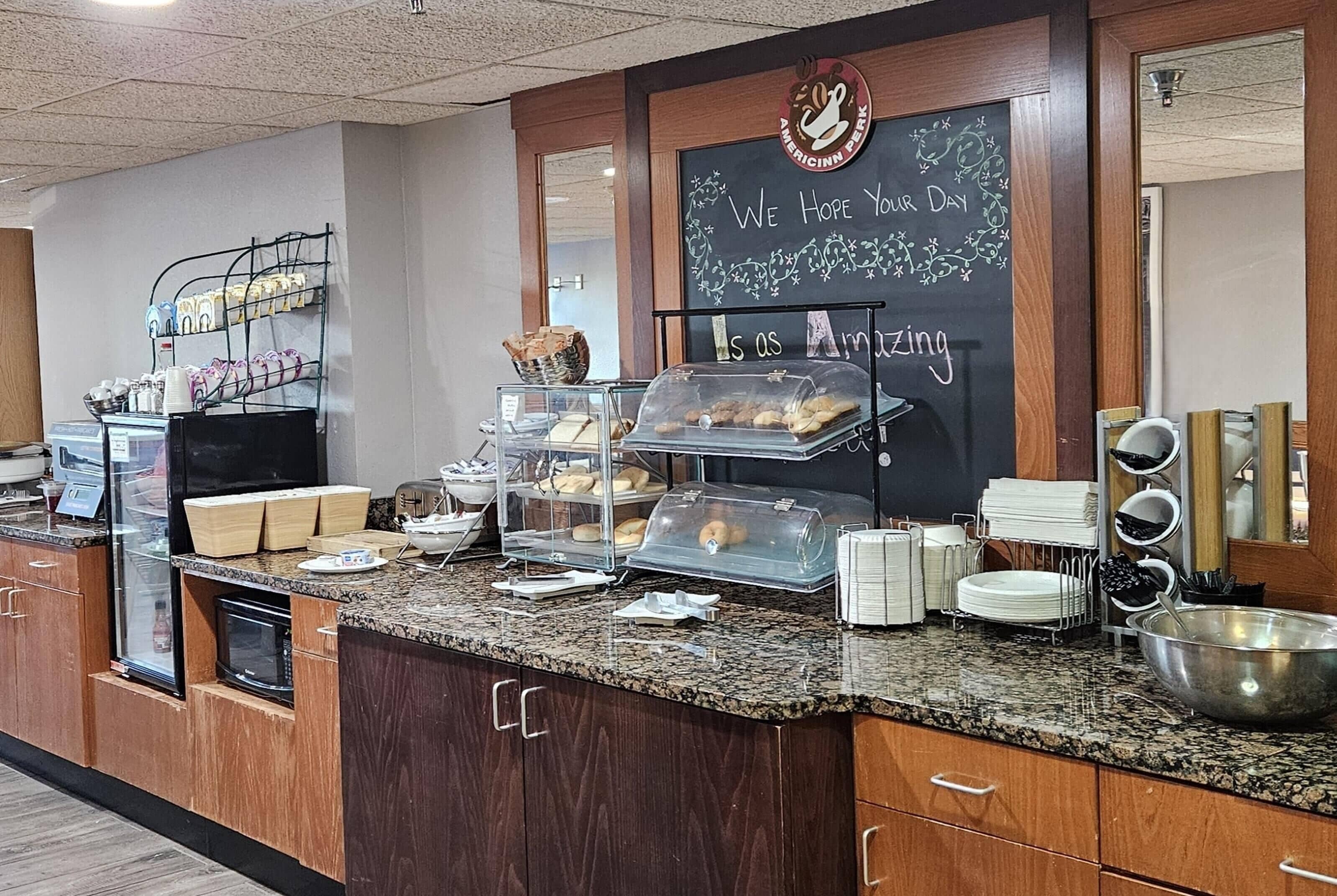 free daily continental breakfast