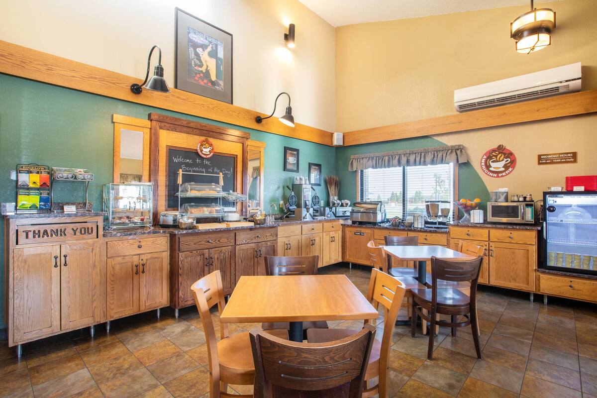 free daily continental breakfast