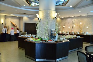 Daily buffet breakfast (TRY 400 per person)