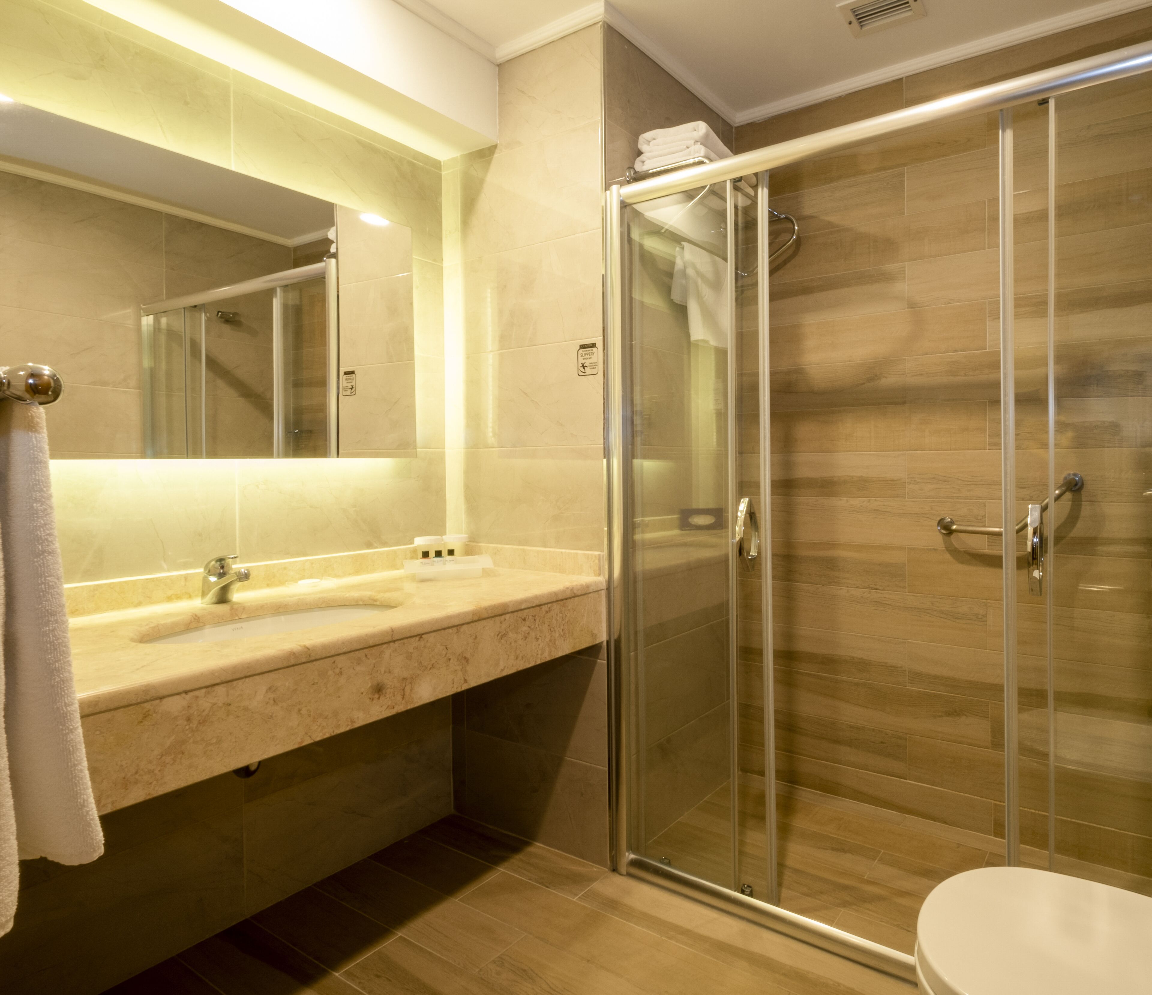 Chambre Standard avec lits jumeaux, 2 lits une place | Salle de bain