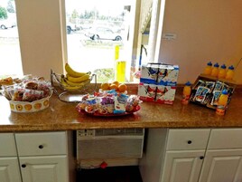 Desayuno para llevar gratuito y diario