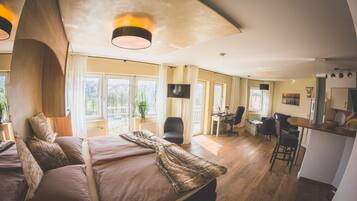 Minibar, desk, iron/ironing board, free cots/infant beds