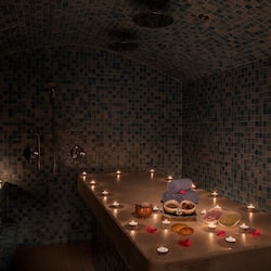 Soins corporels, massages aux pierres chaudes