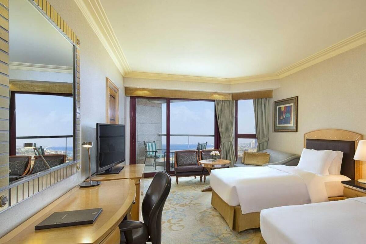 Minibar, coffres-forts dans les chambres, décoration personnalisée
